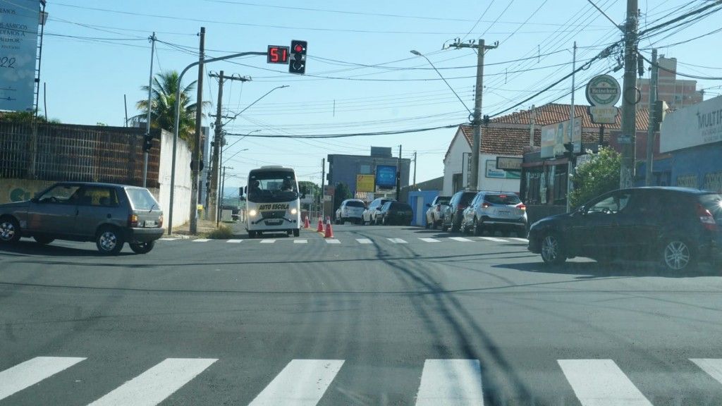 Sinalização próxima a escola é alterada para melhorar mobilidade e  segurança, Mogi Agora