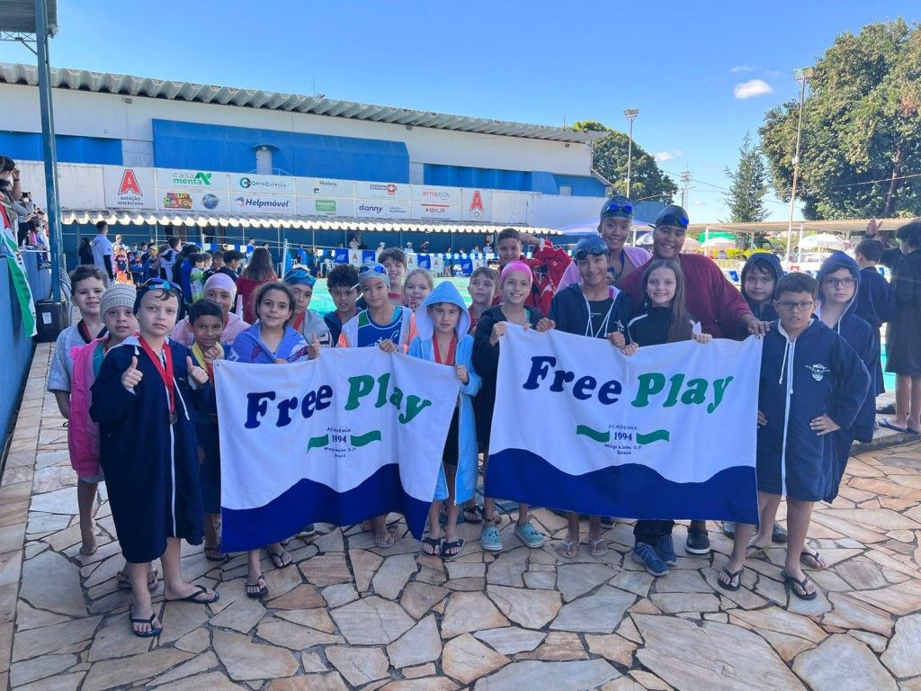 Natação: Free Play fatura 18 medalhas no Regional de Americana