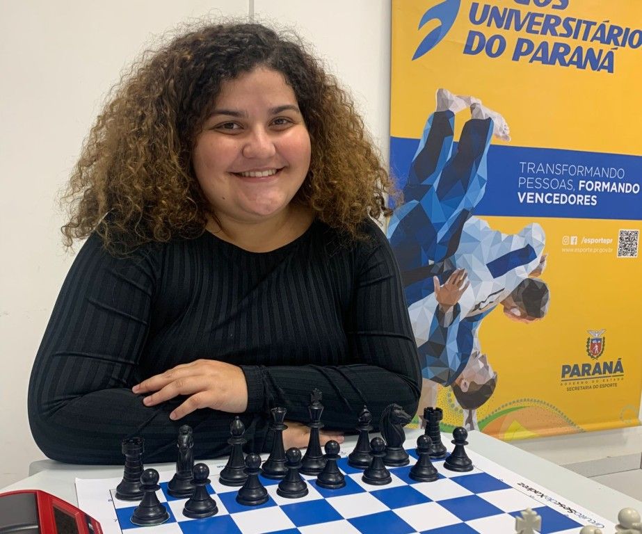 Enxadrista de Paranavaí é campeã dos Jogos Universitários do Paraná