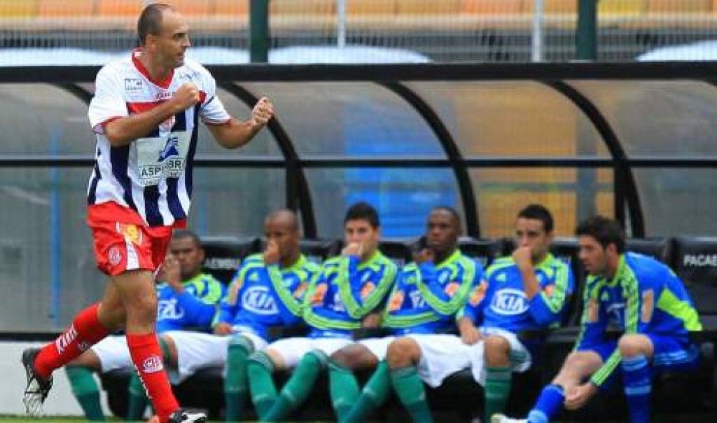 Quem é este? Descubra quais são os jogadores em fotos marcantes do futebol  paranaense, futebol