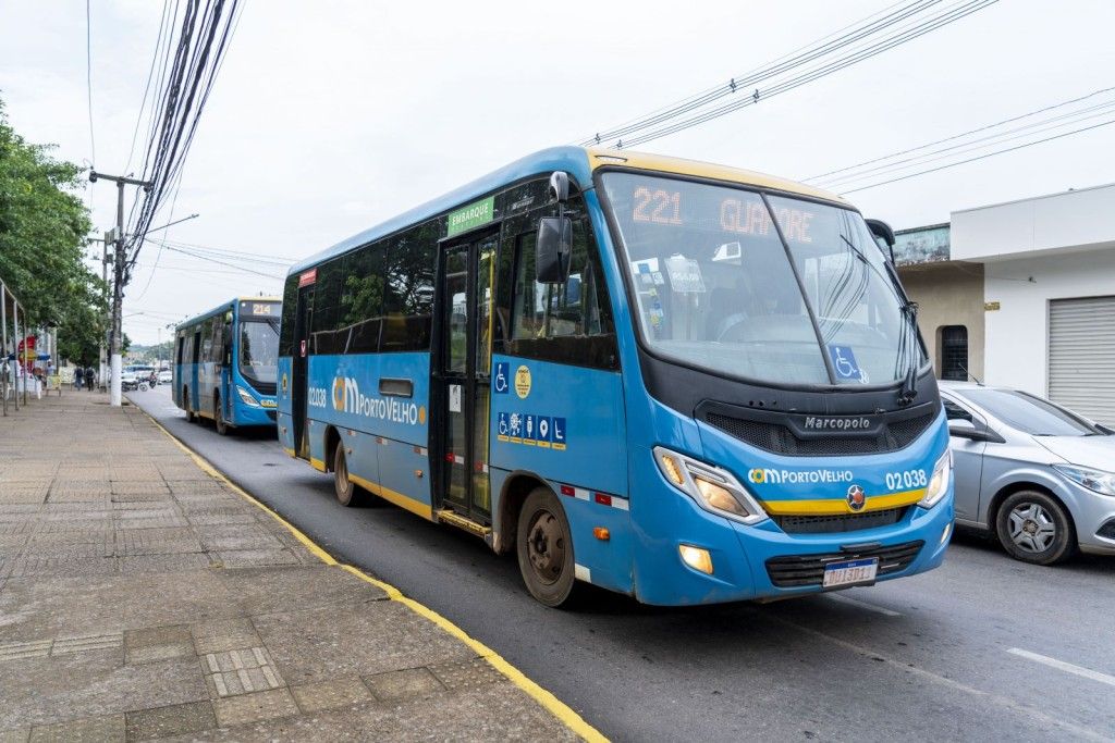 Novas linhas de ônibus começam a circular sem cobrador em Porto Alegre, Rio Grande do Sul