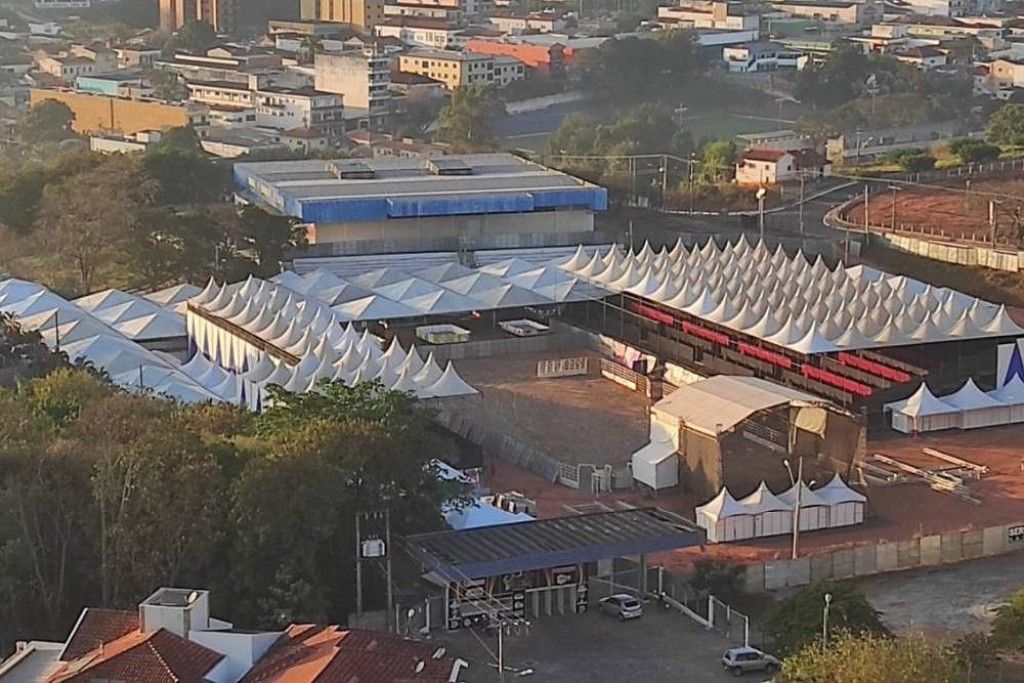 Arena de rodeio também é lugar de mulher - Notícias