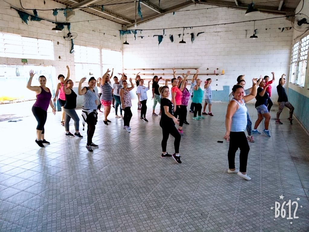 CRAS Cultural promove aula de Yoga para moradores da região de