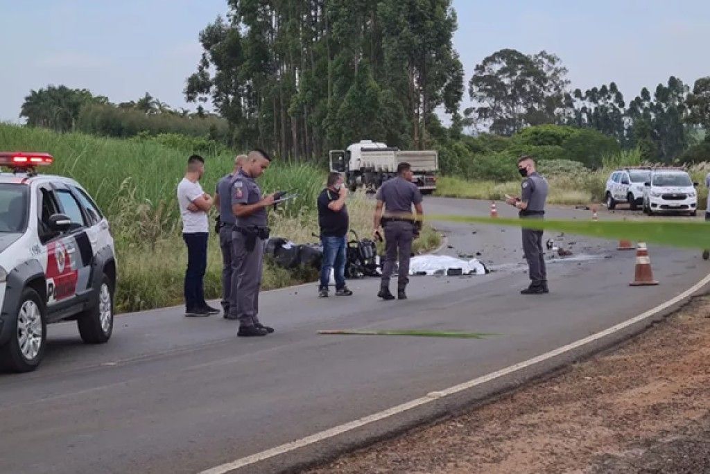 Motociclista morre em Barueri após batida com ônibus - Jornal de