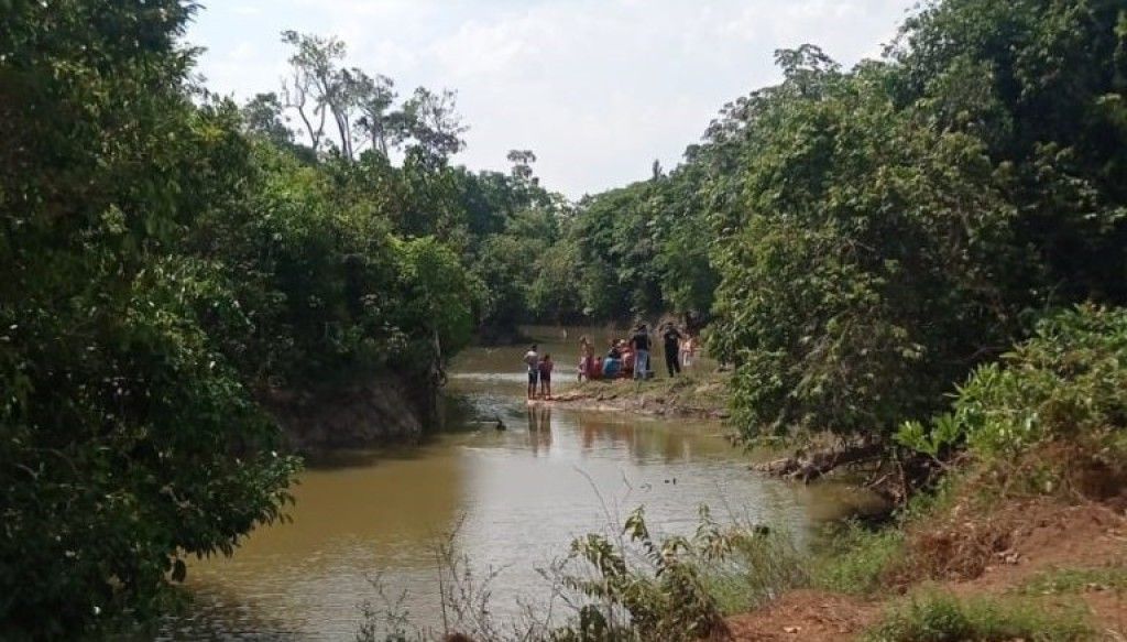 Homem em risco de afogamento resgatado do rio Arade em Portimão