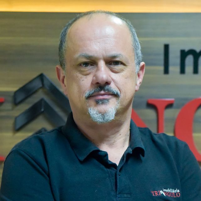 Adriano Martins