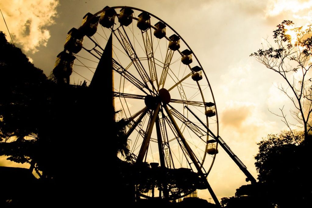 Roda gigante, Big Tower começam funcionar na Maringá Encantada