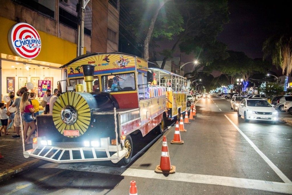 Carreta da Alegria chega a Umuarama com passeios ao custo de R$ 20 por  pessoa