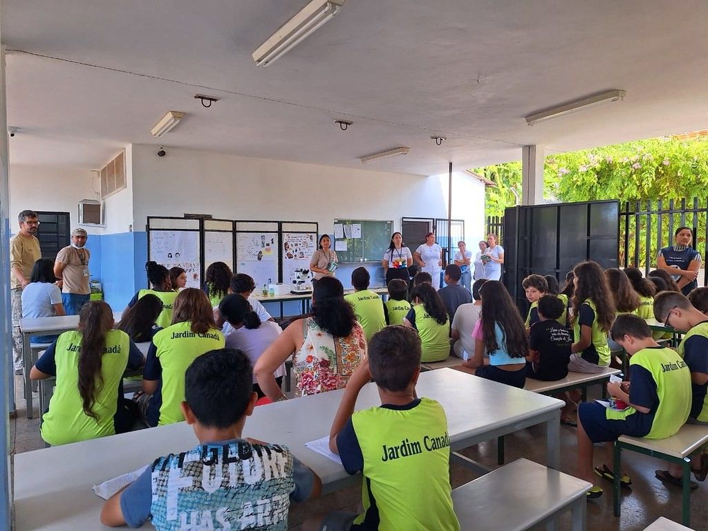 Alunos da rede estadual participam de projeto de combate à dengue em ...