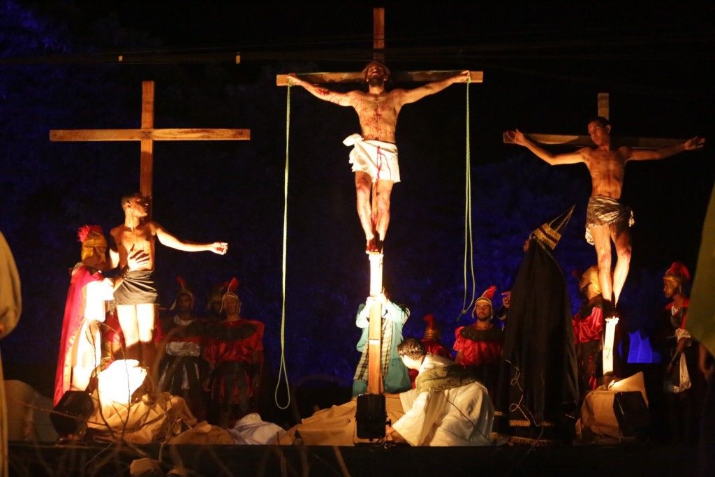 Encenação da Paixão de Cristo de Sertaneja acontece nesta sexta