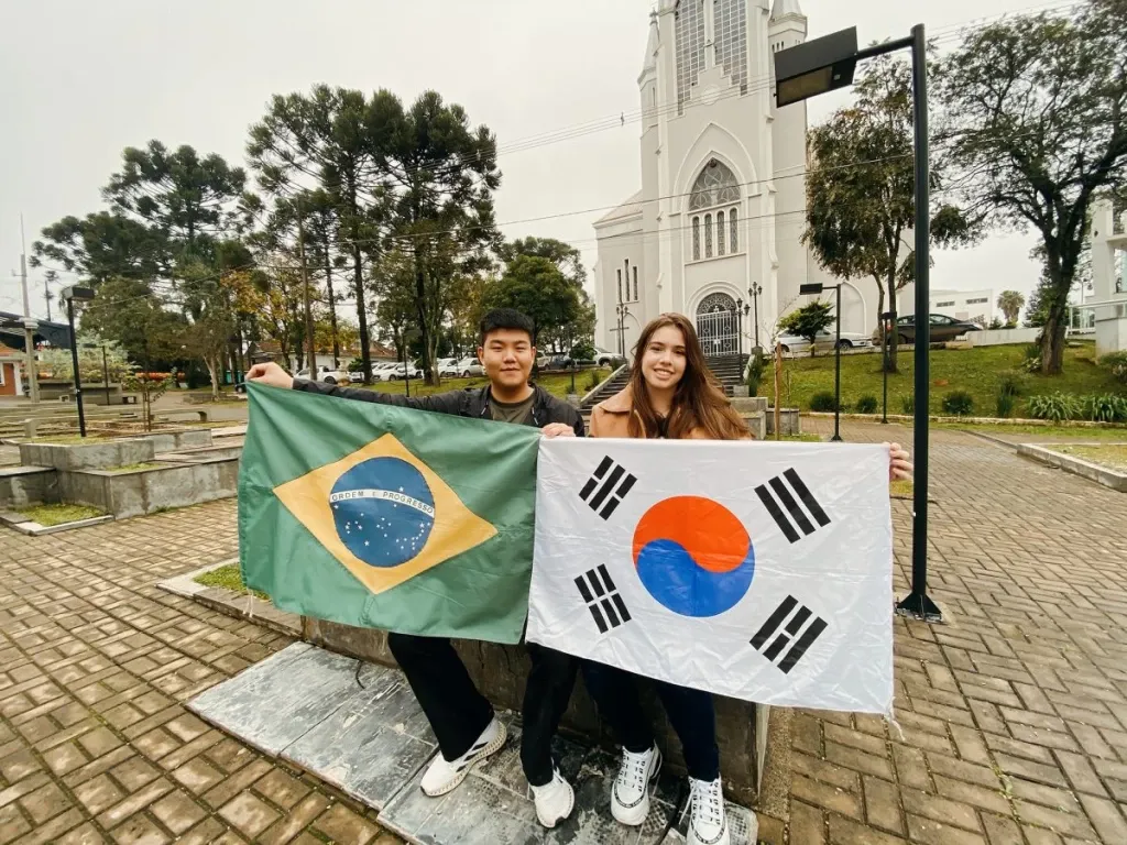 Namorado viaja mais de 19 mil km para conhecer amada em São Mateus do Sul