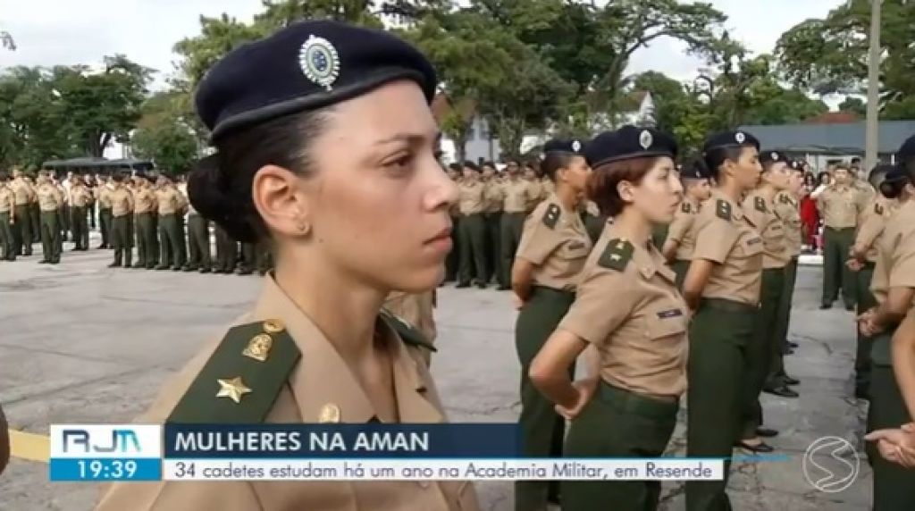 Pela primeira vez, Exército recebe mulheres na Aman para ensino